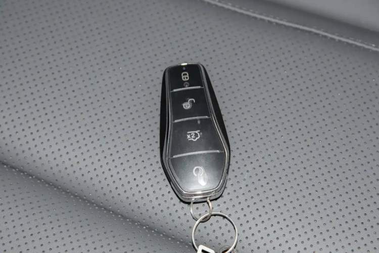 Used BYD Qin L 2024 DM-i 80KM Beyond Model Vehicle Key
