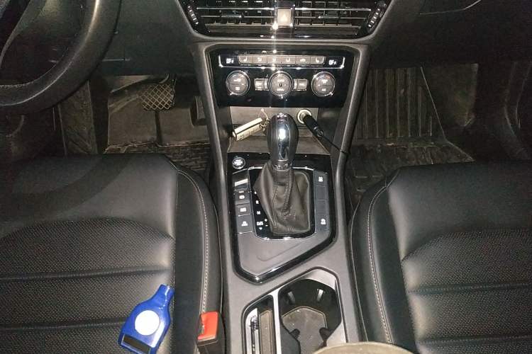 Used Volkswagen Tharu 2020 280TSI Two-Wheel Drive Luxury Plus Version China VI Standard Gear Lever