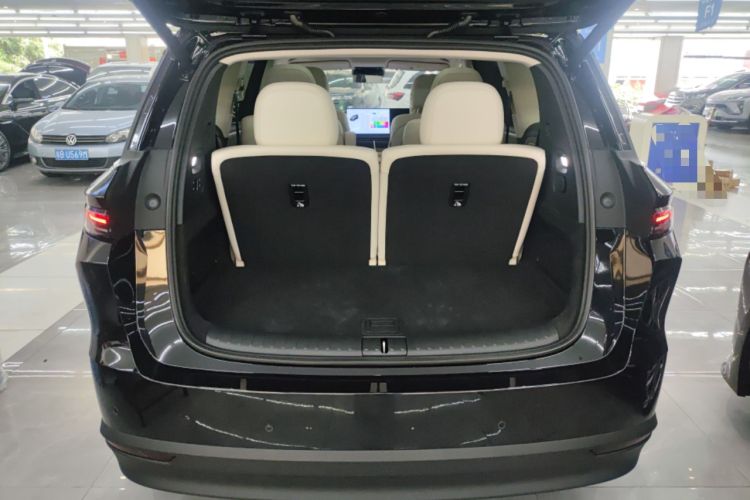 Used Li Auto i8 2025 Model Standard Version Trunk