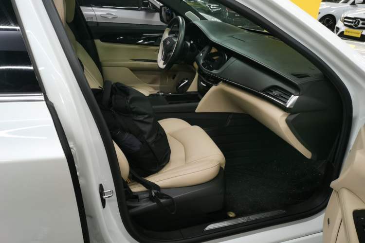 Used Cadillac CT6 2019 28T Fashion Edition Right Front Seat