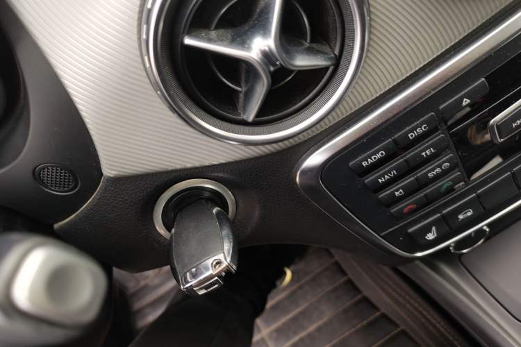 Used Mercedes-Benz GLA 2015 GLA 220 4MATIC Fashion Model