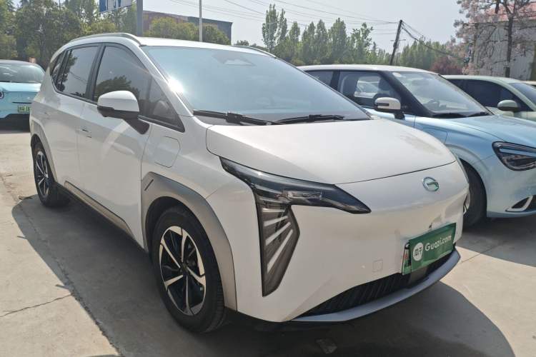 Used AION Y 2023 Plus 510 Smart Edition Front Right 45 Deg