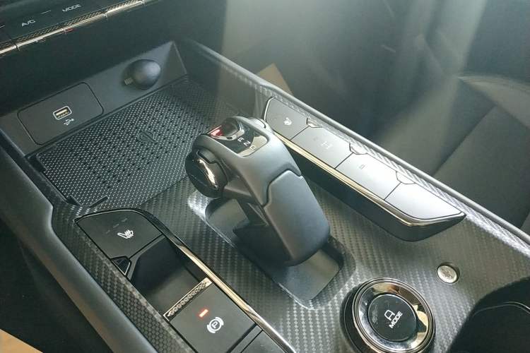 Used Haval Raptor New Energy 2024 Hi4 145 Cross-Over Edition Gear Lever