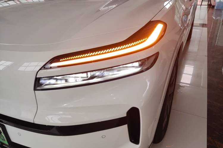 Used ONVO Luxeed L90 2025 Model—Ultra Six-Seater Version Left Front Headlight