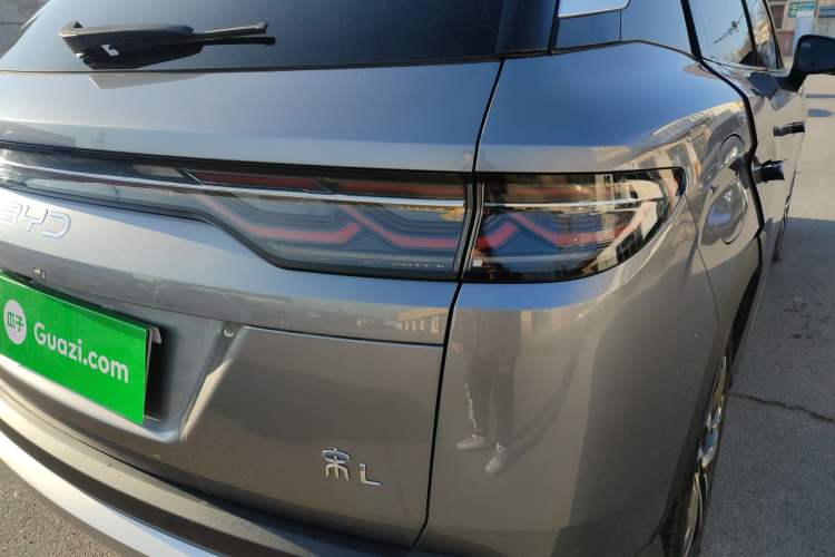 Used BYD Song L DM-i 2024 112 km Leading Edition
