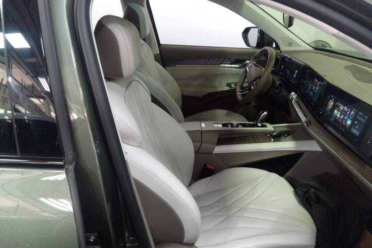 Used Roewe RX9 2023 2.0T Two-Wheel Drive Enjoyment Version