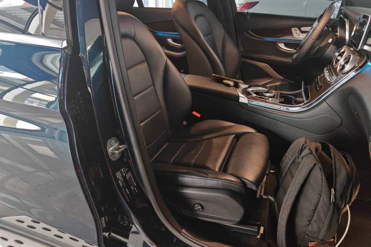 Used Mercedes-Benz GLC 2019 Facelift GLC 260 L 4MATIC Luxury Model Right Front Seat