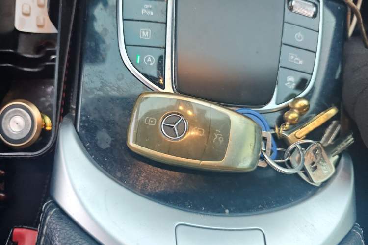 Used Mercedes-Benz GLC 2020 GLC 260 L 4MATIC Dynamic Model Vehicle Key