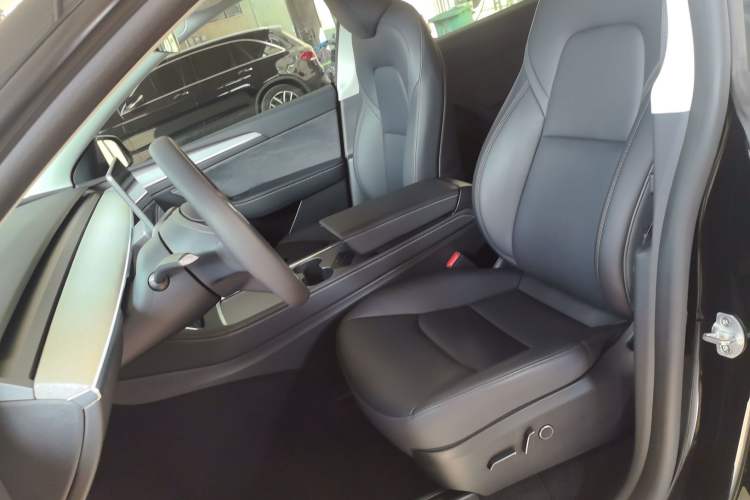 Used Tesla Model Y 2023 Rear-Wheel-Drive Version