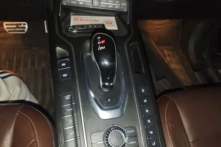 Used Wey VV6 2019 2.0T Two-Wheel-Drive Flagship Version China VI Standard