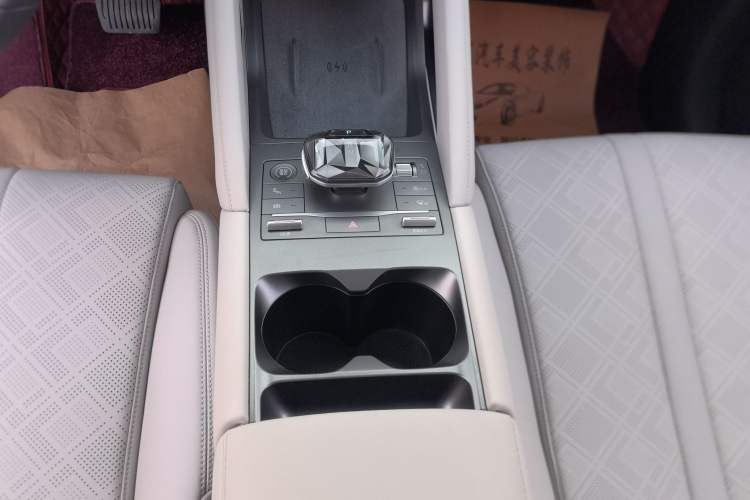 Used BYD Yuan UP 2024 401KM Beyond Edition Gear Lever