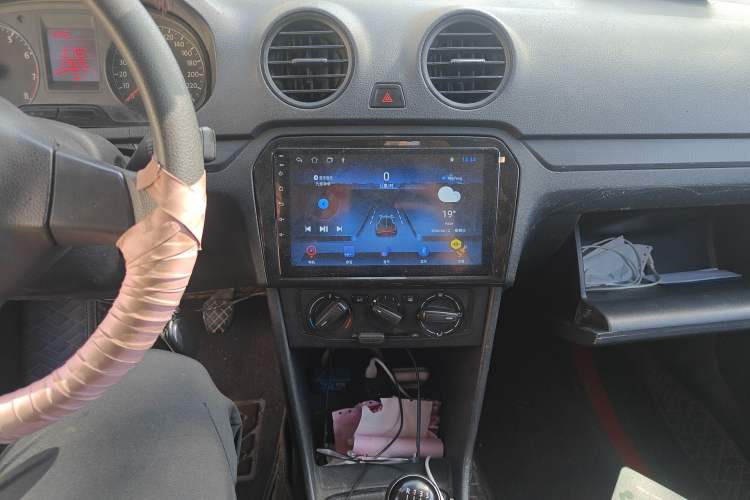 Used Volkswagen Jetta 2013 1.6L Manual Fashion Edition Audio And AC Panel