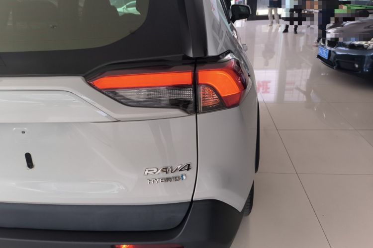 Used Toyota RAV4 2020 Dual-Engine 2.5L E-CVT 4x4 Elite PLUS Edition