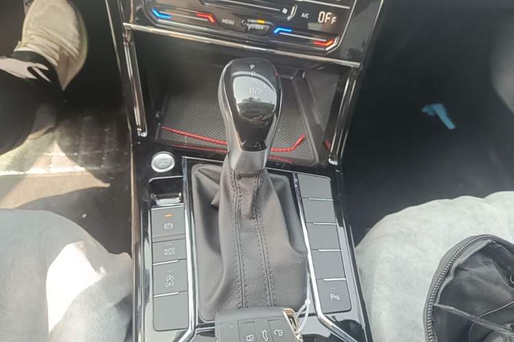 Used Volkswagen Passat 2026 Model, Outstanding 380TSI Longteng Edition
