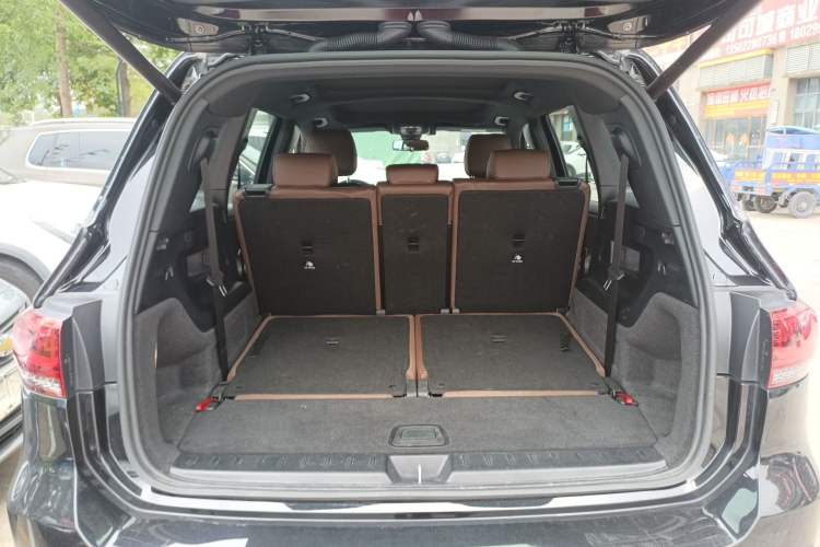 Used Mercedes-Benz GLB 2023 GLB 220 Fashion Model Trunk