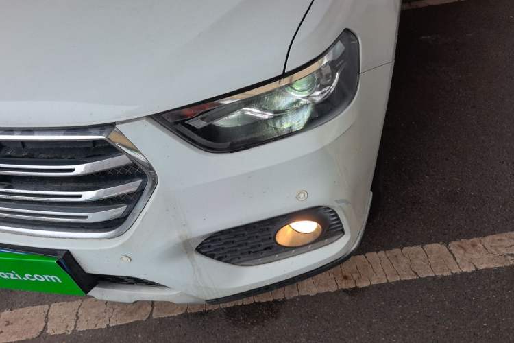 Used Haval H6 2019 Sport Edition 1.5T Automatic Two-Wheel Drive Elite Model China VI Left Front Headlight