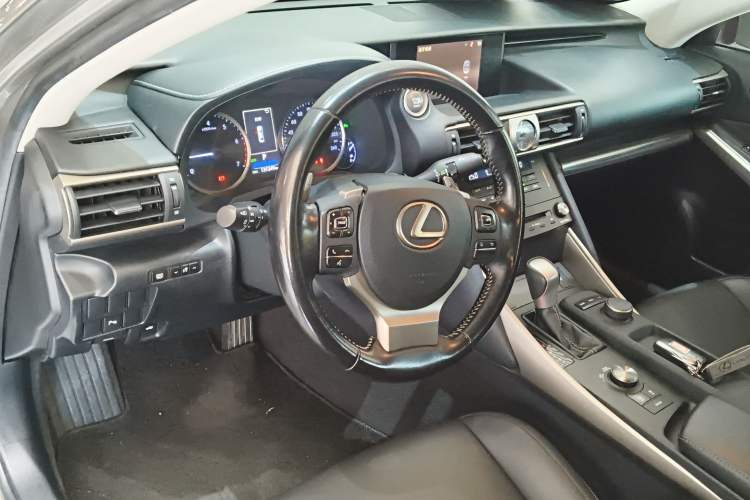 Used Lexus IS 2017 300 FENGSHANG Edition