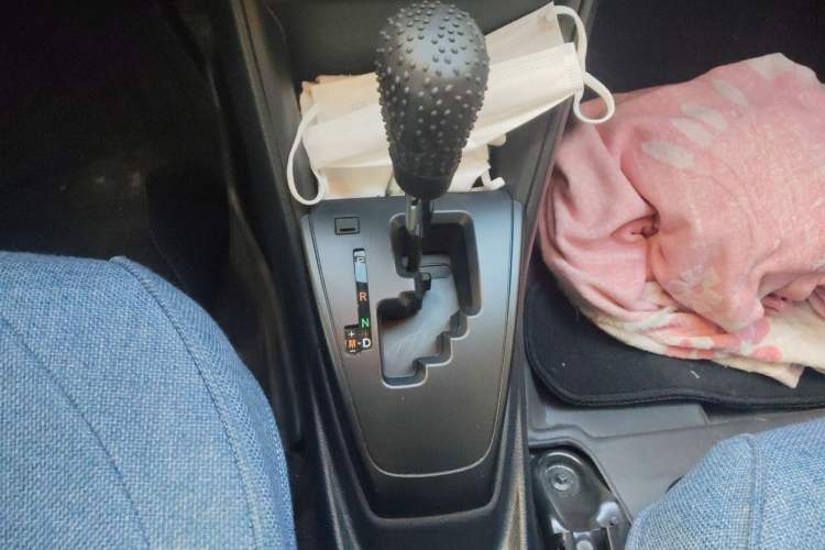 Used Toyota YARiS L Zhi Xiang 2021 1.5L CVT Leading Edition Gear Lever