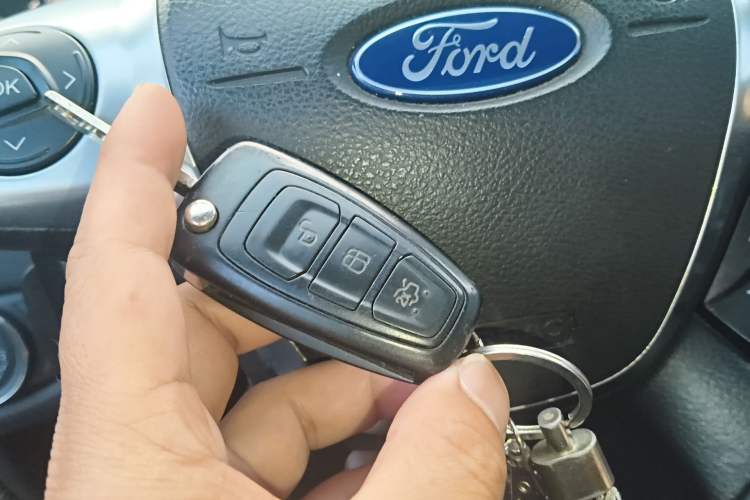 Used Ford Kuga 2013 1.6L GTDi Two-Wheel-Drive Trend Model
