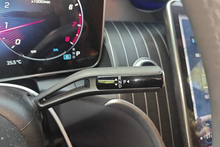 Used Mercedes-Benz GLC 2023 Refreshed GLC 300 L 4MATIC Dynamic Version 7-Seater
