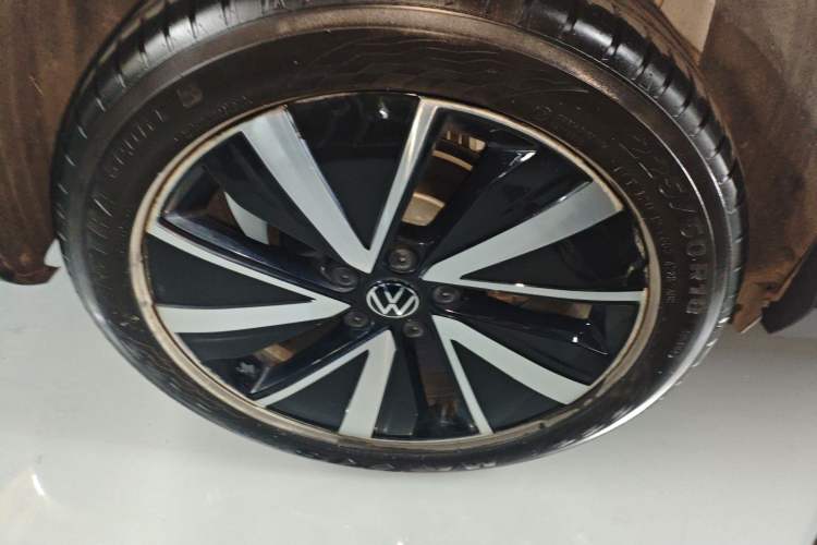 Used Volkswagen Tharu 2023 300TSI Two-Wheel-Drive Moonlight Edition