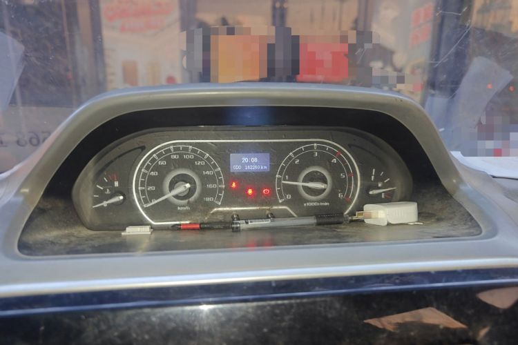 Used SAIC MAXUS Xintu V80 2018 2.5T 6-Speed Manual Aoyuntong Short Wheelbase Mid-Height 5-6 Seater
