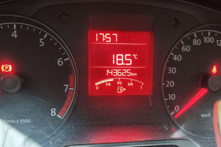 Used Volkswagen Santana 2015 1.6L Manual Fashion Edition Odometer Close Up