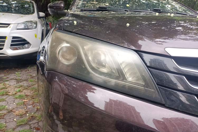 Used Geely Auto Emgrand 2014 Sedan 1.5L CVT Elite Model Right Front Headlight