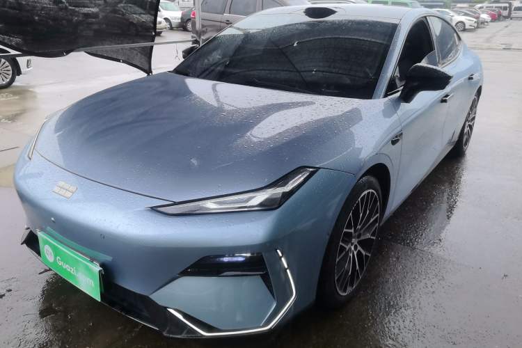 Used Geely Galaxy E8 2025 620 km All-Wheel Drive Starship LiDAR-Enabled Intelligent Driving Version