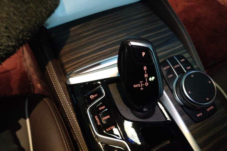 Used BMW 5 Series New Energy 2022 Updated Version 535Le Luxury Package Gear Lever