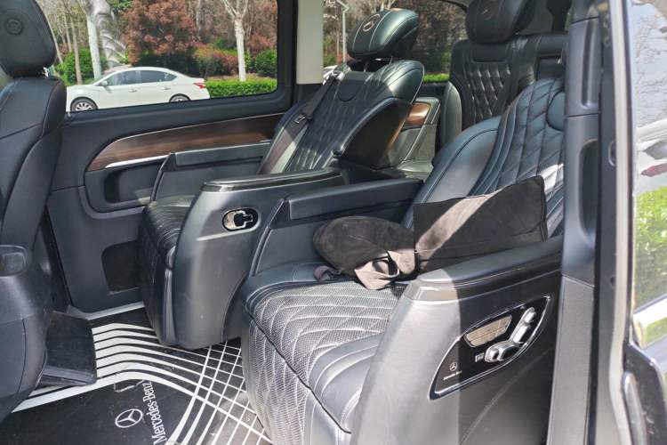 Used Mercedes-Benz V-Class 2021 V 260 Avantgarde Edition