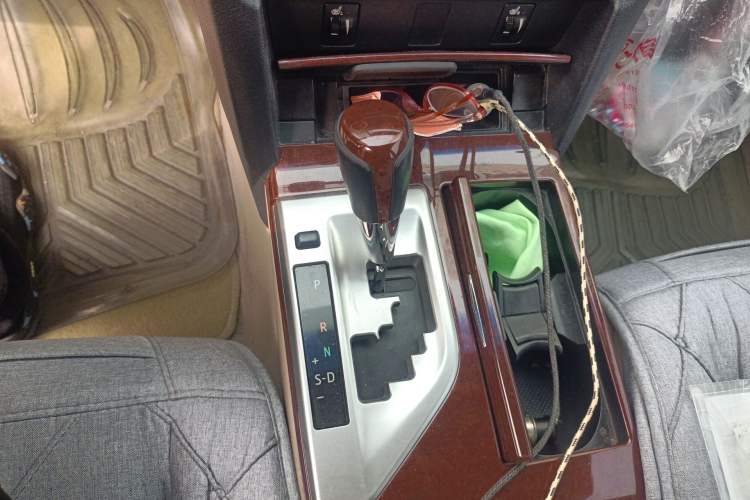 Used Toyota Camry 2012 2.5G Luxury Edition Gear Lever