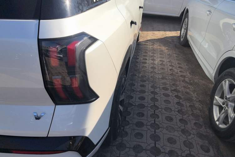 Used AION V 2024 Aion Tyrannosaurus 520 Smart Luxury Edition