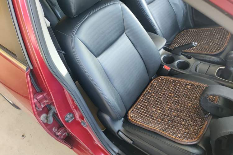 Used Nissan Tiida 2011 1.6L Manual Comfort Edition