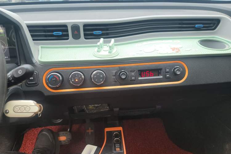 Used Wuling Hongguang MINIEV 2022 Enjoy Edition Lithium Iron Phosphate Audio And AC Panel