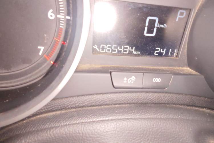 Used Peugeot 408 2014 1.8L Automatic Luxury Edition Odometer Close Up