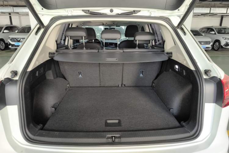 Used Volkswagen Tayron 2022 280TSI Two-Wheel Drive Luxury Smart Connectivity Version Trunk