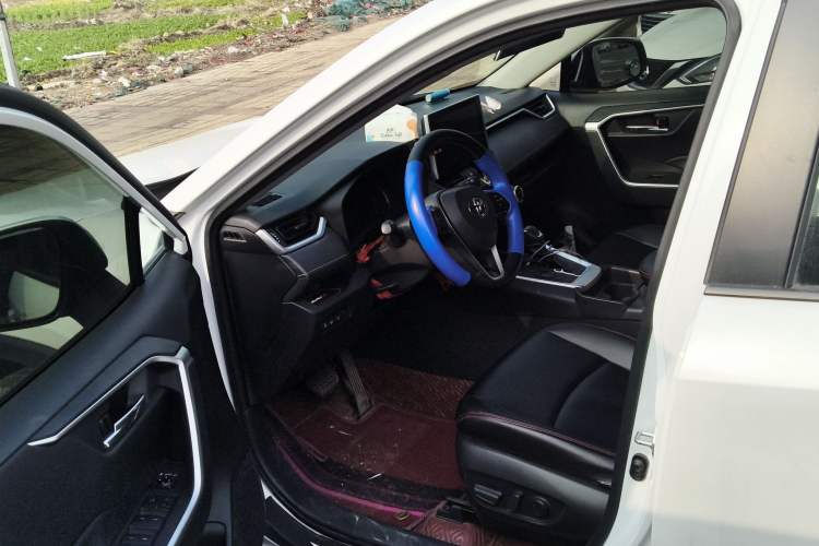 Used Toyota RAV4 2022 2.0L CVT Two-Wheel Drive Fashion Edition