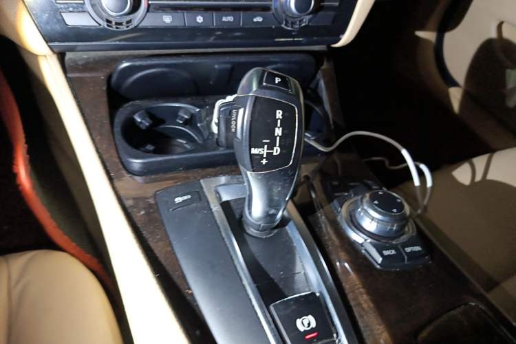 Used BMW 5 Series 2011 523Li Luxury Model
