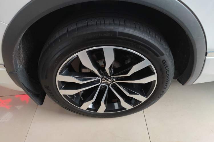 Used Volkswagen Tiguan L 2021 330TSI Automatic Two-Wheel Drive R-Line Enhanced Edition