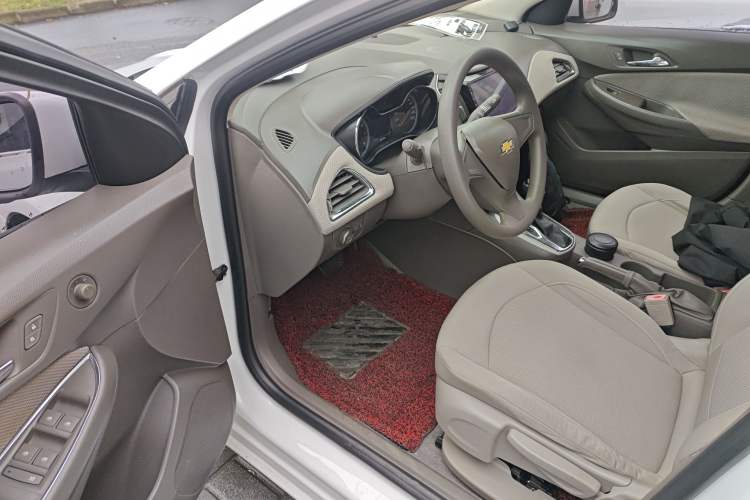 Used Chevrolet Cruze 2015 1.5L Automatic Fashion Navigation Edition
