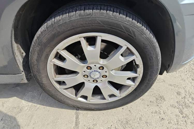 Used Mercedes-Benz GLK-Class 2012 GLK 300 4MATIC Dynamic Edition Right Front Wheel Hub