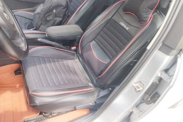 Used Volkswagen Jetta 2015 1.6L Manual Comfort Model Left Front Seat