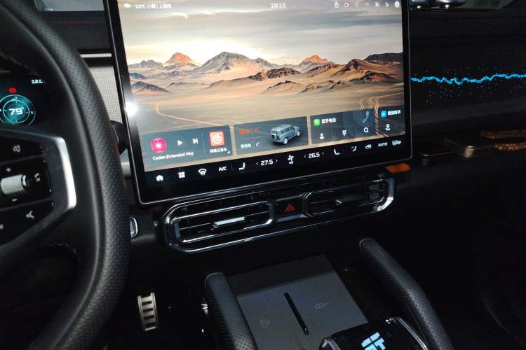 Used JETOUR Traveler 2025 2.0TD Automatic XWD Conquest Audio And AC Panel