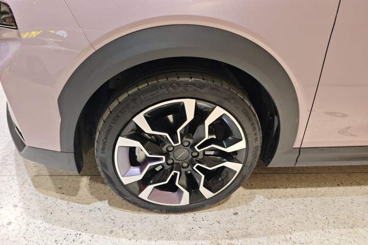 Used Lynk & Co 06 EM-P 2023 EM-P 126 Long-Range Halo Exterior 4