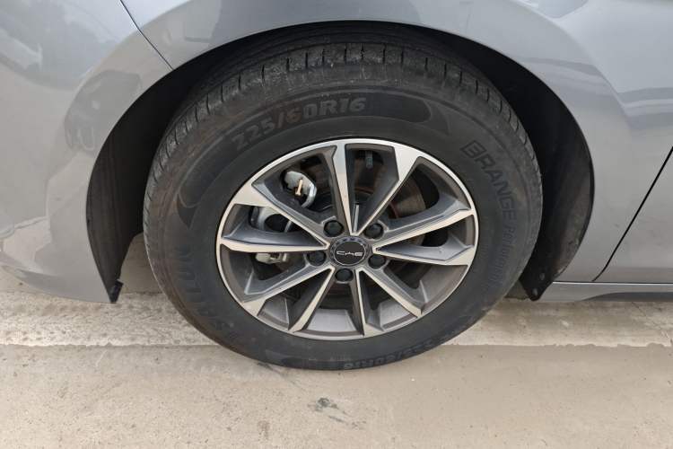 Used BYD Destroyer 05 2024 HONOR Edition DM-i 55KM Luxury Model Left Front Wheel Hub