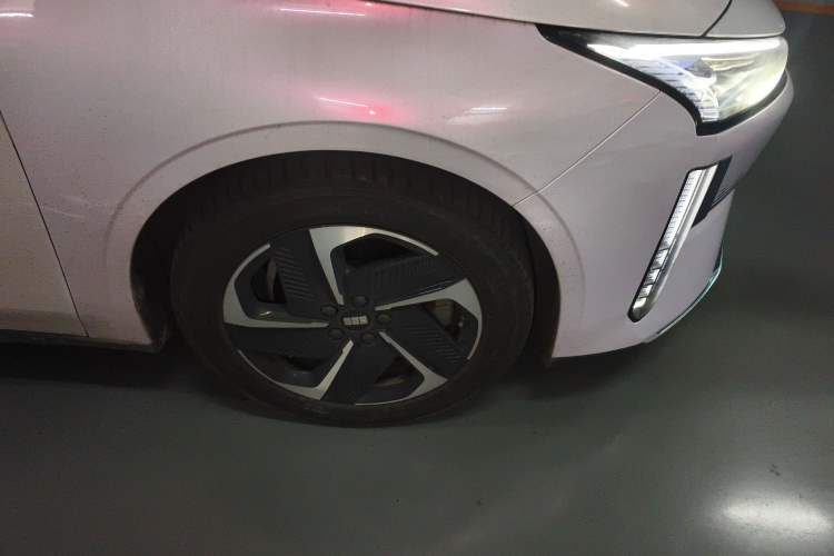 Used Geely Galaxy L6 2023 125km PLUS
