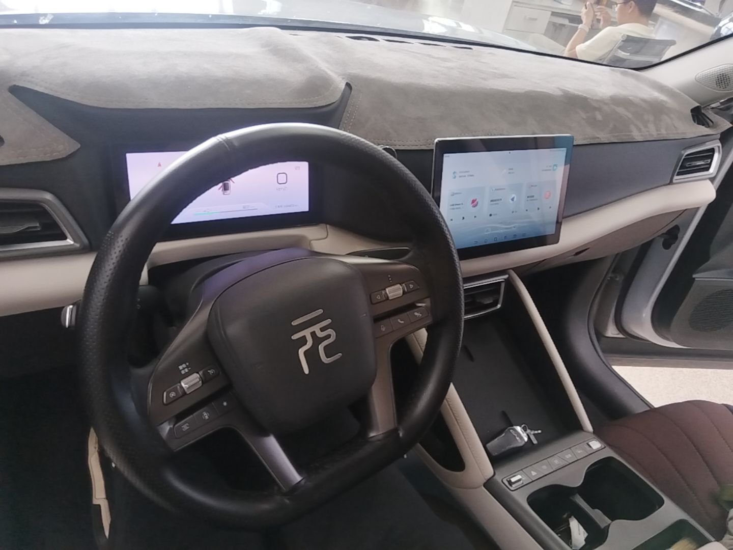BYD Yuan UP 2025 Model 301KM Leading Version — снимка 19