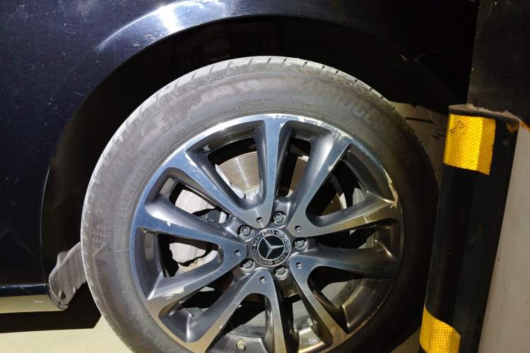 Used Mercedes-Benz E-Class 2019 E 260 L Right Front Wheel Hub