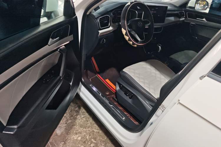 Used Volkswagen Tayron 2024 300TSI Two-Wheel-Drive Luxury Plus Advanced Version
